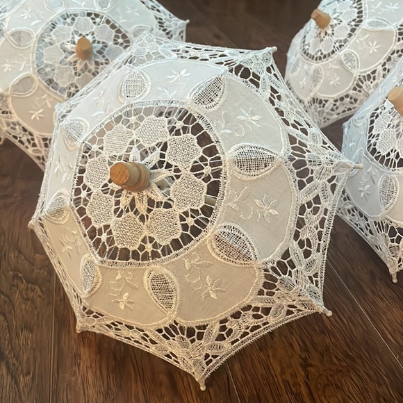 13 Mini Parasol Battenberg crocheted umbrellas 11” - Decorations/Props wedding - Picture 3 of 15